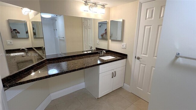 Photo - 2860 N Oakland Forest Dr Unit CLUB2