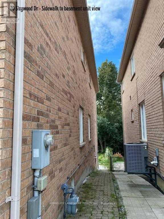 Photo - 70 Skywood Dr