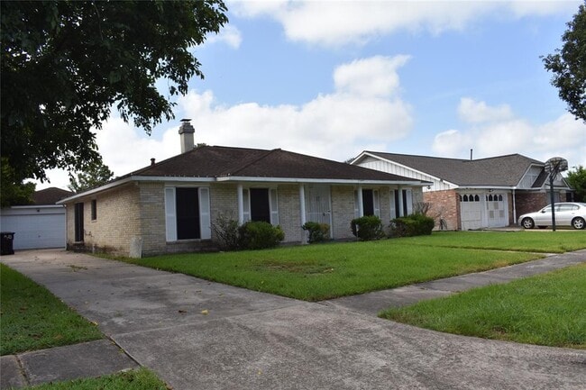 Building Photo - 10427 Huntington Wood Dr Rental