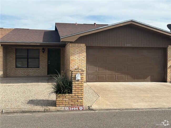 Building Photo - 1604 W Gastel Cir Rental
