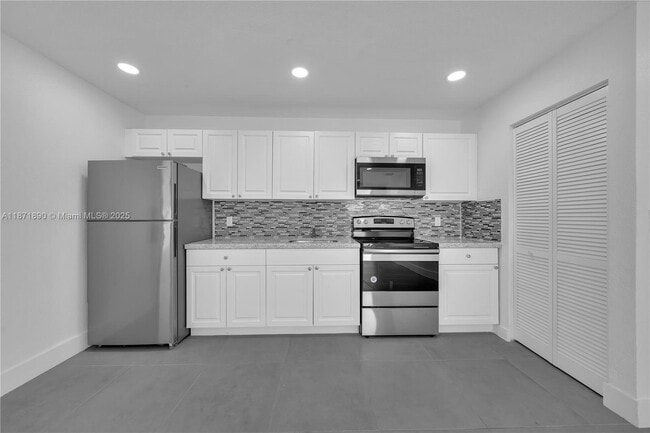 Photo - 3737 NW 20th Ave Unidad 3737