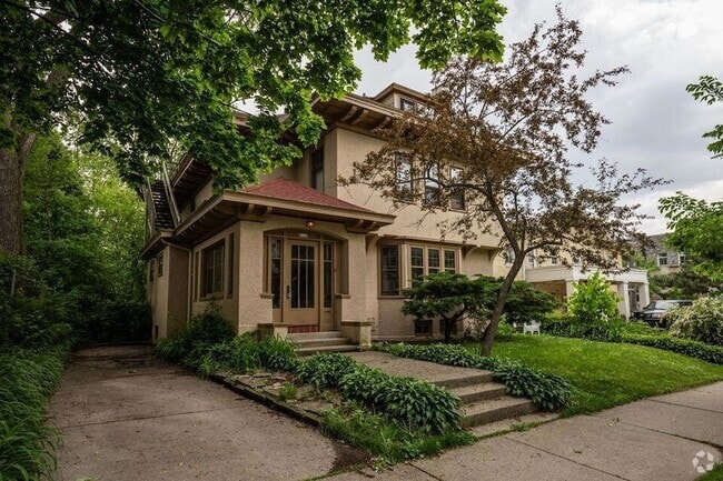 Building Photo - 2119 E Kenilworth Pl Rental