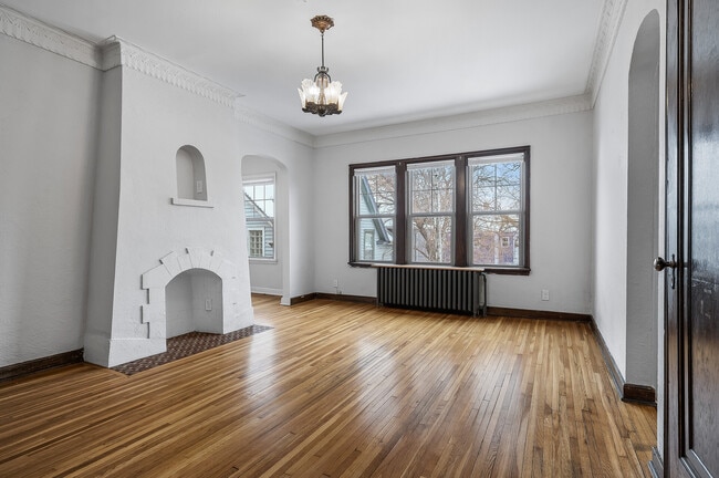 Living Room - 3200 Oakland Ave Apartments