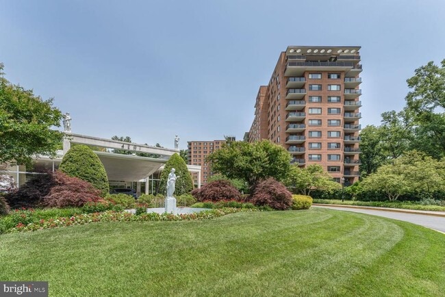 Photo - 4201 Cathedral Ave NW Unidad 303E