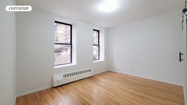 Photo - 306 W 51st St