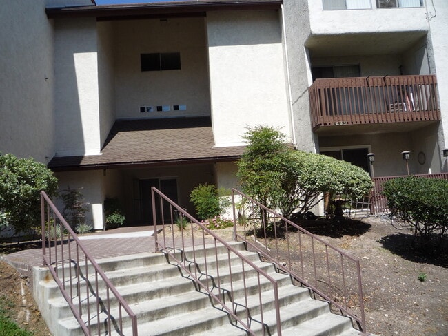 Spacious 2 BD/2 BA Mission Valley Condo - Spacious 2 BD/2 BA Mission Valley Condo