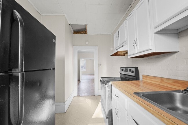 Photo - 131 W 13th St Unidad 131 1/2 West 13th Street