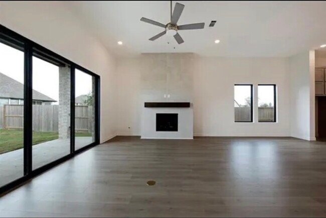 Photo - 4611 Columbus Dr