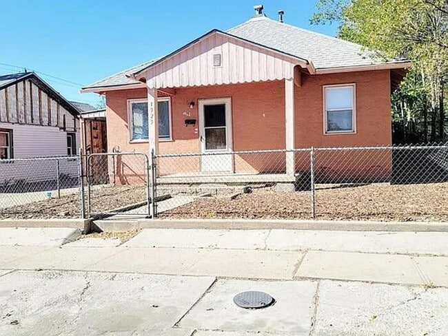 Charming 3-Bedroom Home with Spacious Back... - Charming 3-Bedroom Home with Spacious Back...