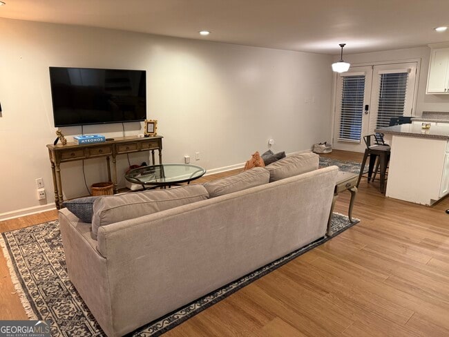 Photo - 105 Wynnmeade Pkwy