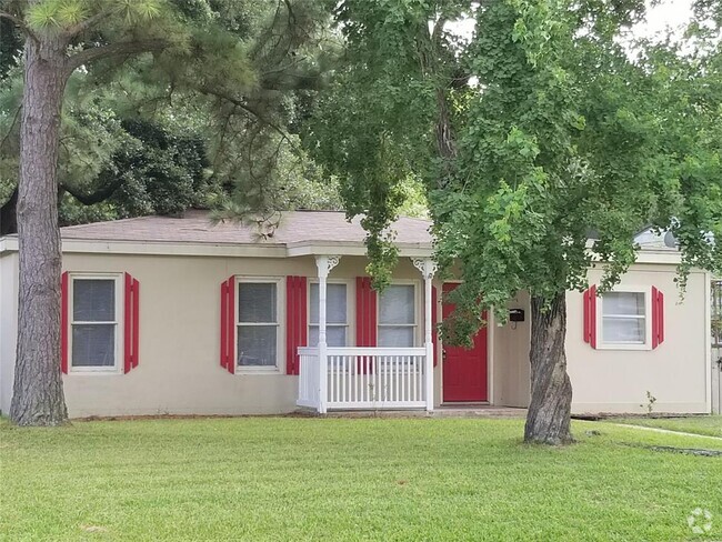 Building Photo - 417 13th St N Rental