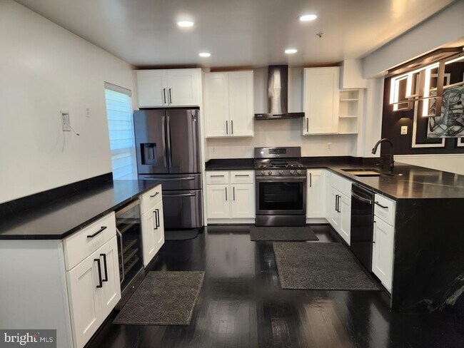 Photo - 12825 Town Center Way