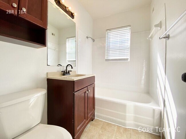 Photo - Spacious 2 Bedroom For Rent Unit 1028-2