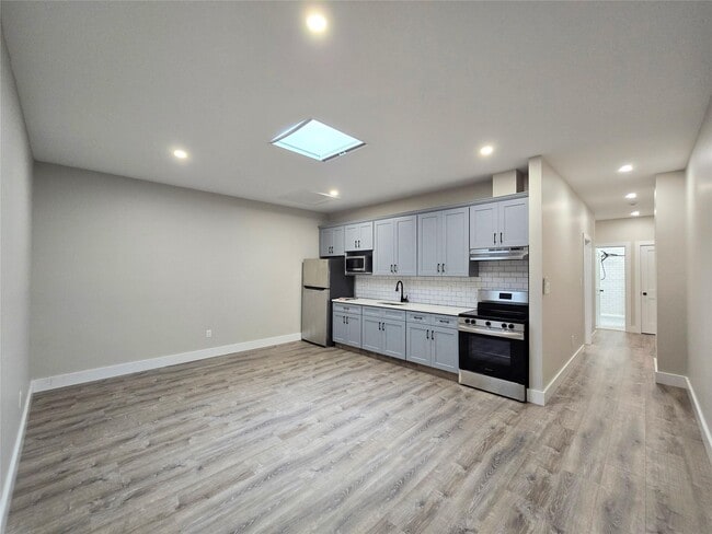 Building Photo - 145 Jericho Tpke Unit D Rental