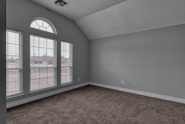 Photo - Gorgeous 4 Bed 2.5 Bath in Yukon!