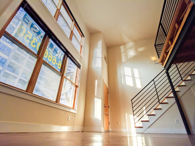 2 bed, 1 bath loft - 1701 15th St Unit 1703 15th Street