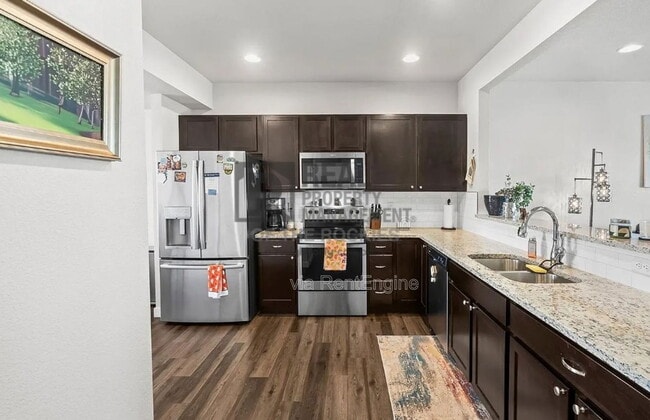 Photo - 218 E Chestnut St