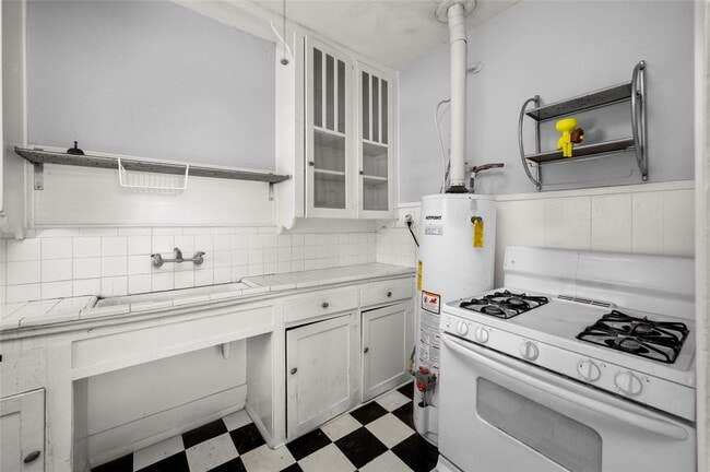 Building Photo - 1608 Kipling St Rental