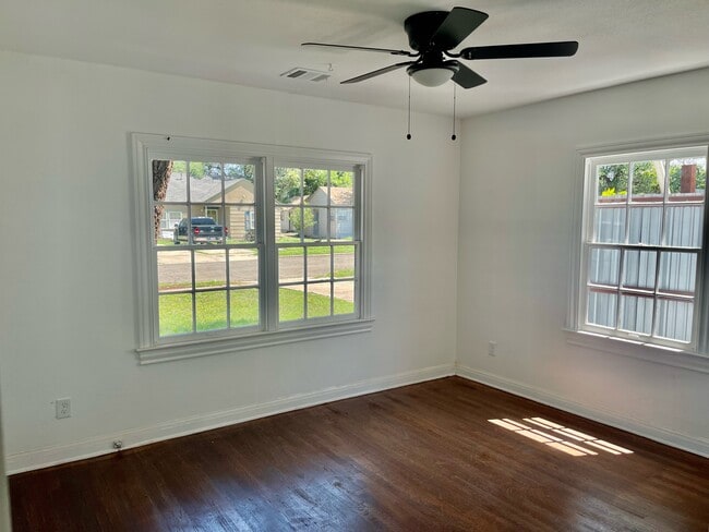 Photo - 2221 21st St