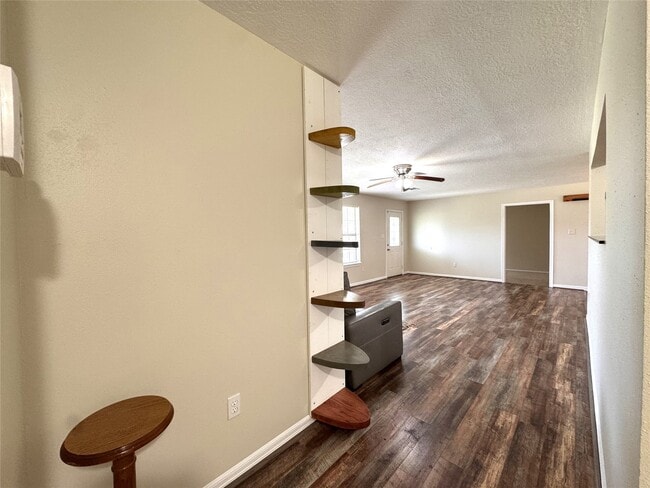 Photo - 105 Magnolia Ln
