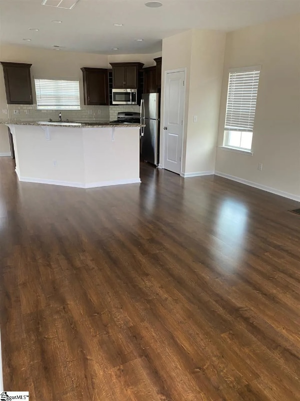 Photo - 305 Castleton Cir