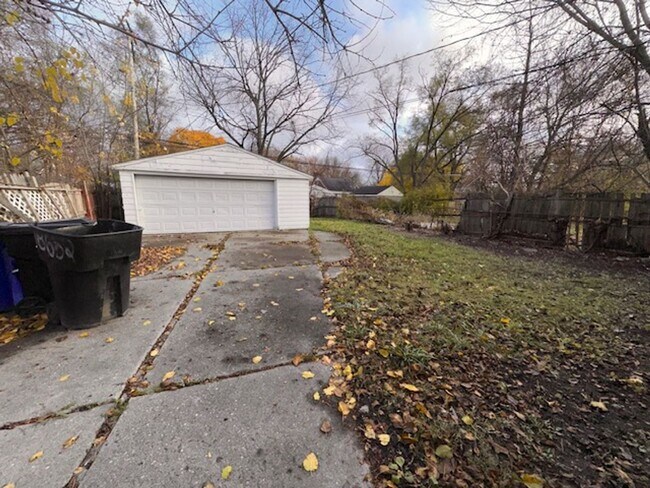 Photo - Stunning 3 Bedroom Brick Bungalow on Eastside of Detroit, Move in ready!