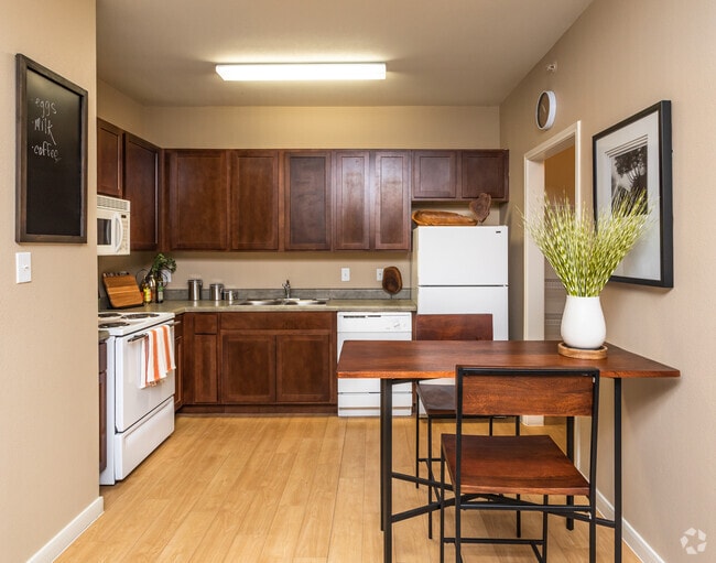1BR, 1BA W/ STUDY - 781SF Kitchen