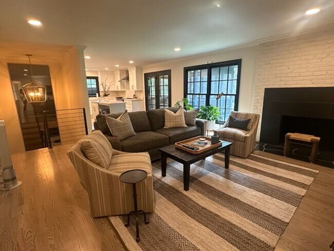 Photo - Fully Furnished House in West Hills – Knoxville, TN