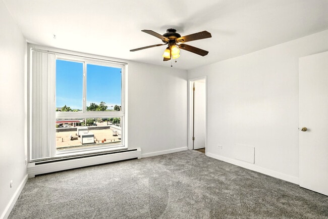 Building Photo - The Arlington