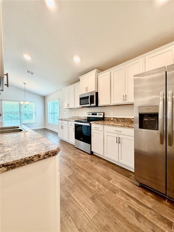 Photo - 633 W Rexford Dr
