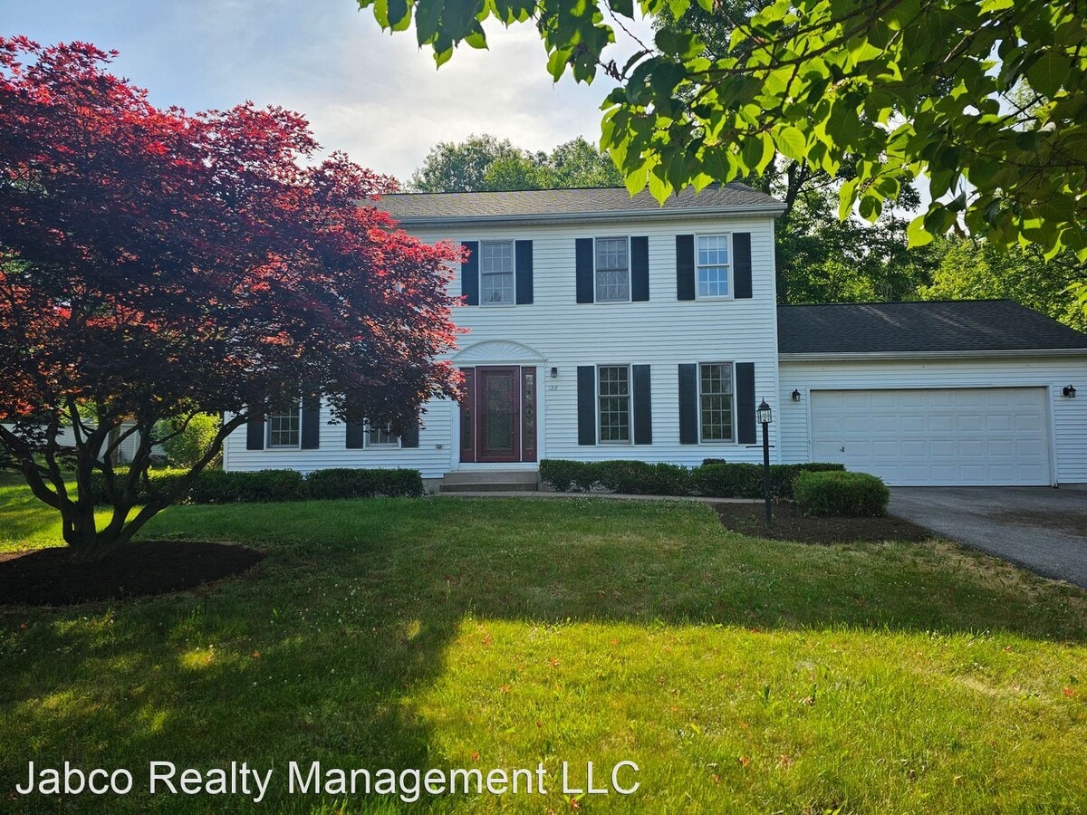 4 br, 3 bath House - 122 Willowbend Drive - 4 br, 3 bath House - 122 Willowbend Drive