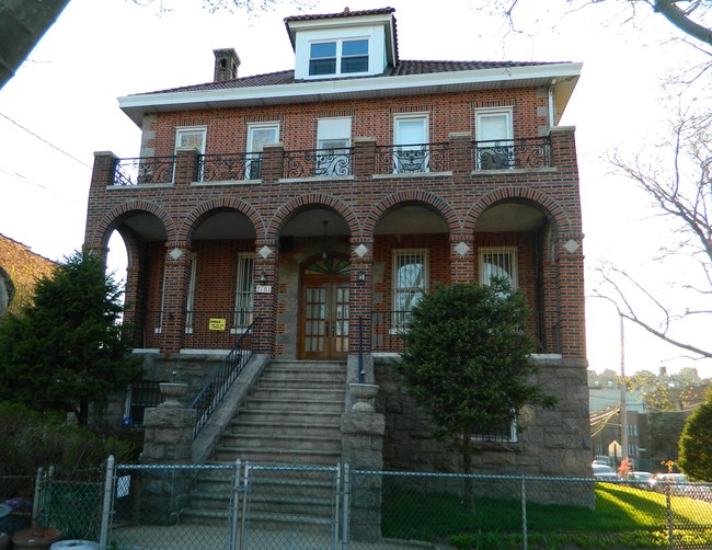 Photo - 2761 Bronxwood Ave Apartments
