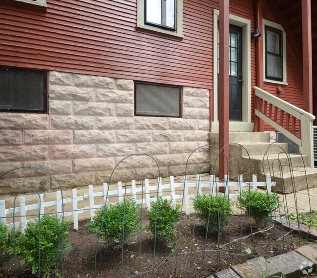 Building Photo - 301 W 5th Ave Rental