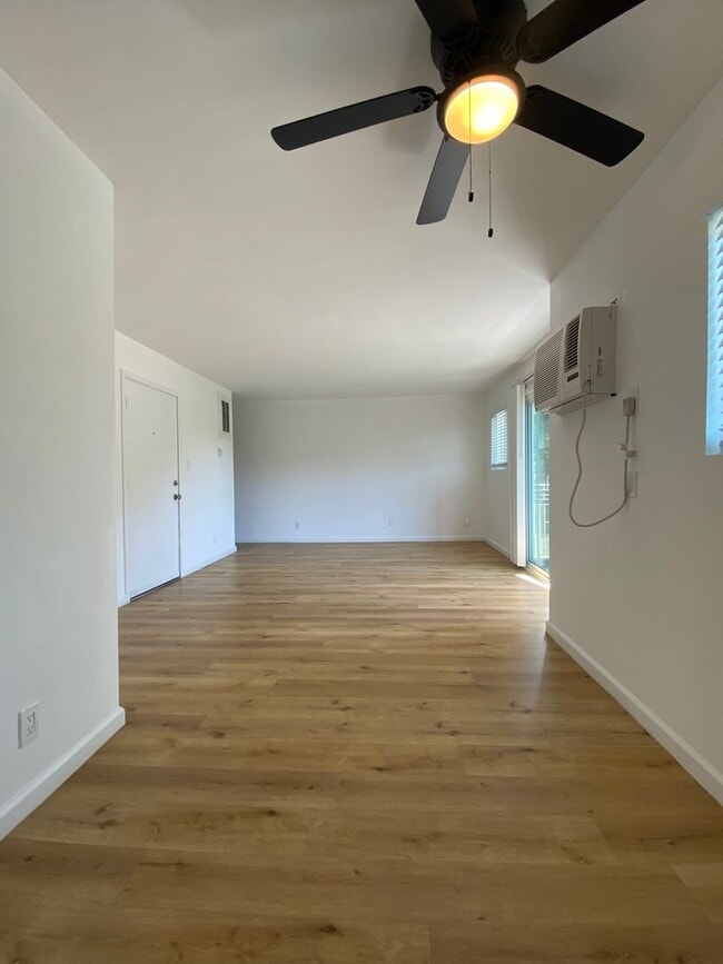 Photo - 6556 Lamirada Ave