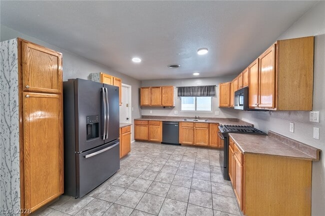 Photo - 1824 Saylor Way