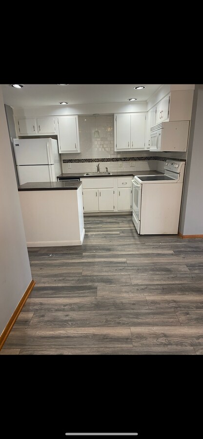 Photo - 342 Cayuga Rd Unit 2