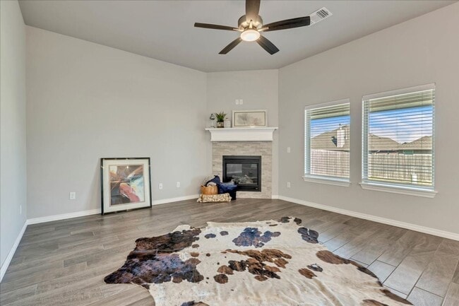 Photo - Nearly New Yukon Schools