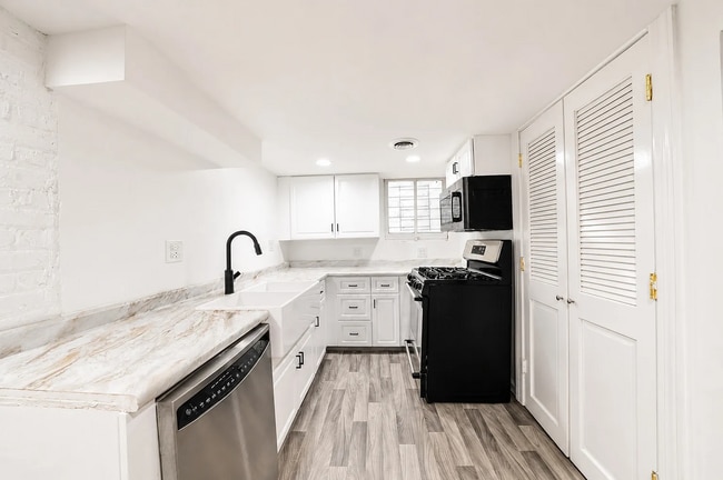 Photo - 2642 N California Ave Unit Lower