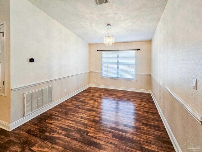 Photo - 6305 Parakeet Trail