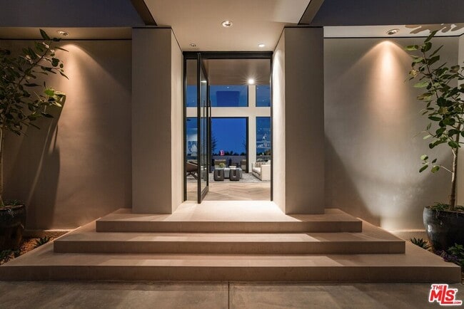 Photo - 9405 Sierra Mar Pl