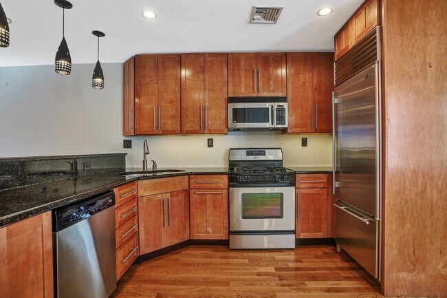 Photo - 531 Court St