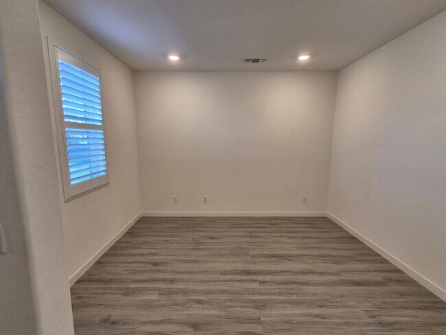 Photo - Gorgeous 4 Bedroom 3.5 bath with loft