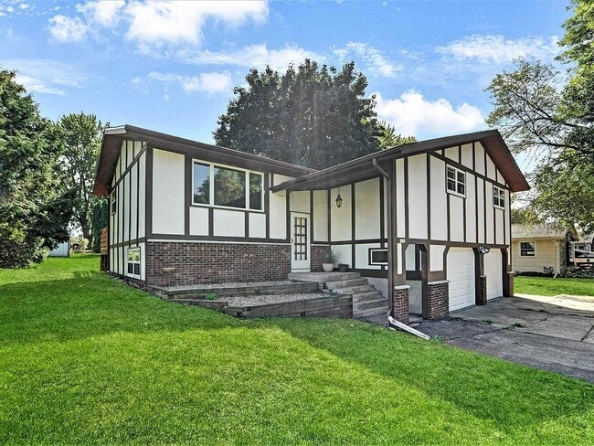 Photo - 5131 Lakewind Dr