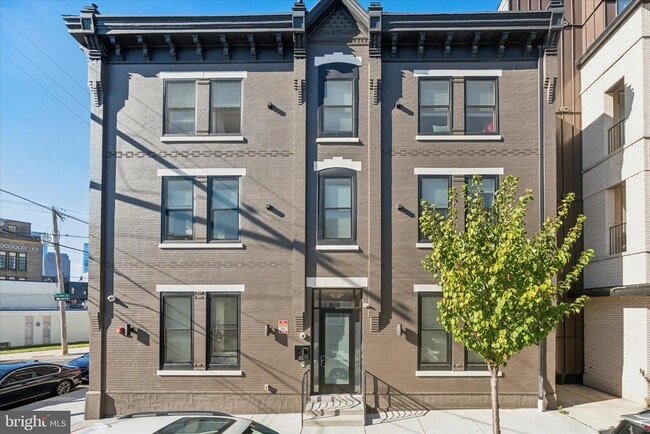 Building Photo - 1723 Francis St Unit 1B