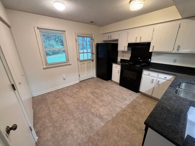 Photo - Adorable 2 bed 1 bath townhome! Short Dist...