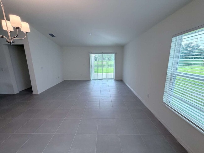 Photo - 524 Carya Wy