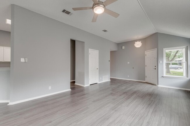 Photo - 16809 Bailey Jean Dr