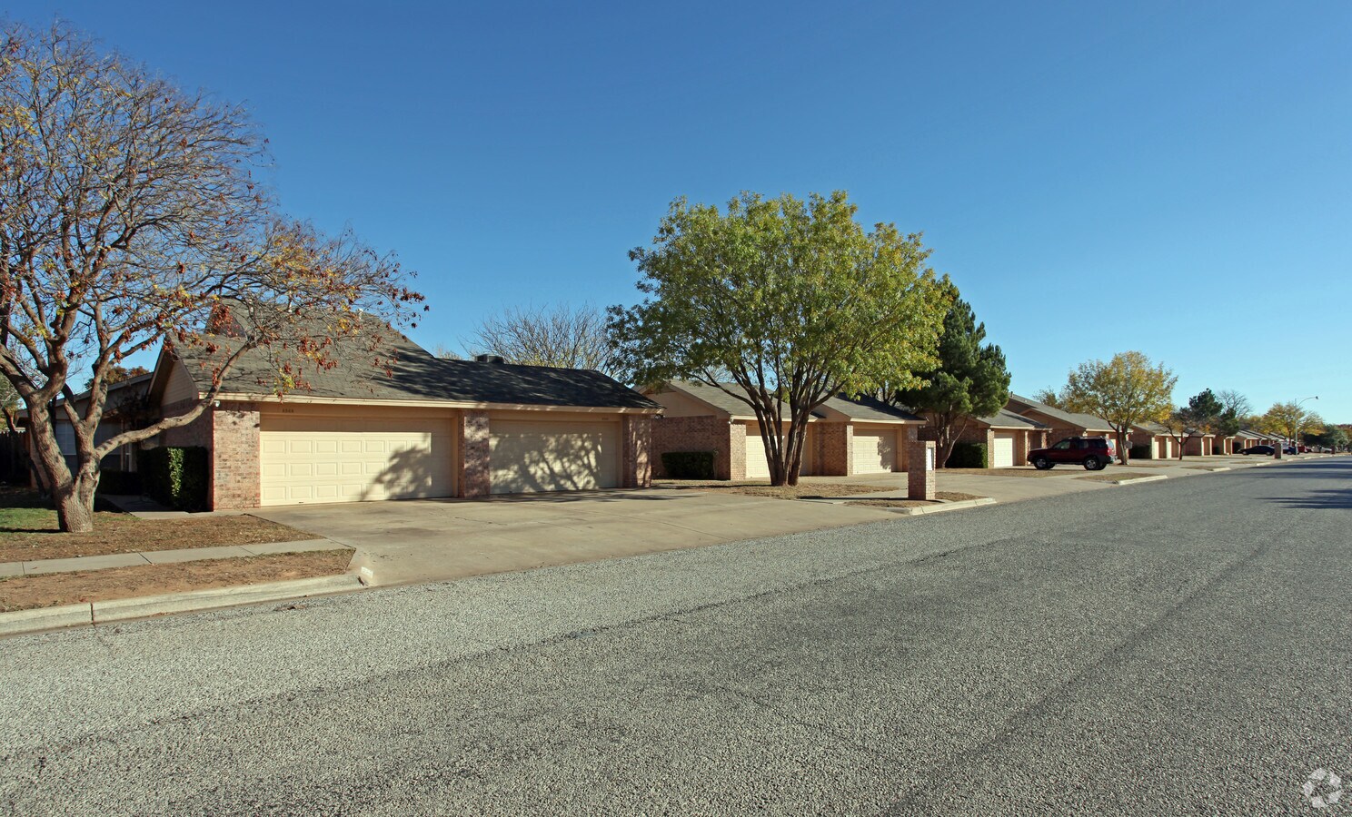 Meadow Glen Townhomes - Meadow Glen Townhomes