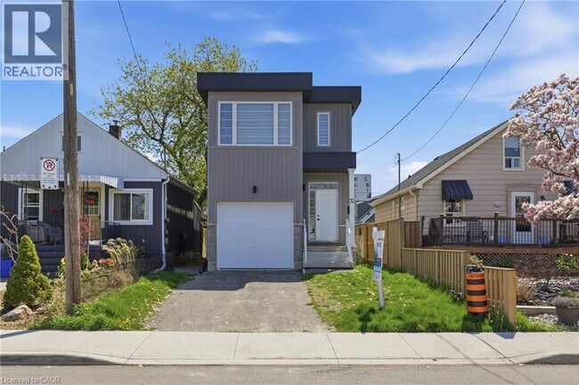 Photo - 37 Delena Ave S