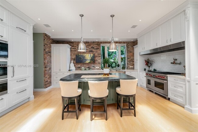 Photo - 8845 School House Rd